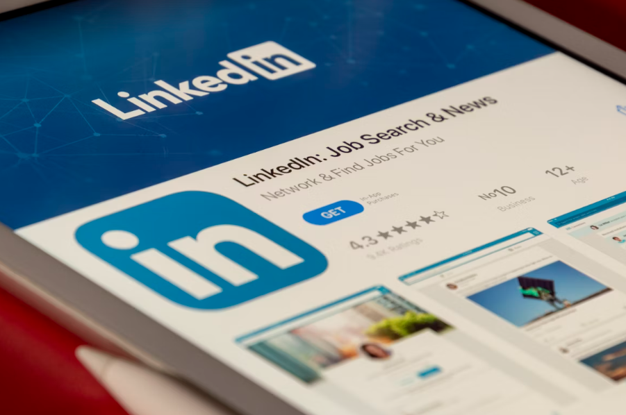 how to use linkedin to find coaching clients