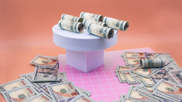 Bunch of money | Why You Don’t Need a 6-Figure Strategy to Create a 6-Figure Business