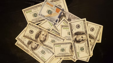 Image of dollar bills | Why “Get Rich Quick” Coaching Strategies Don’t Work